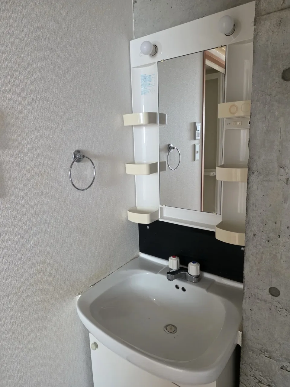 独立洗面台